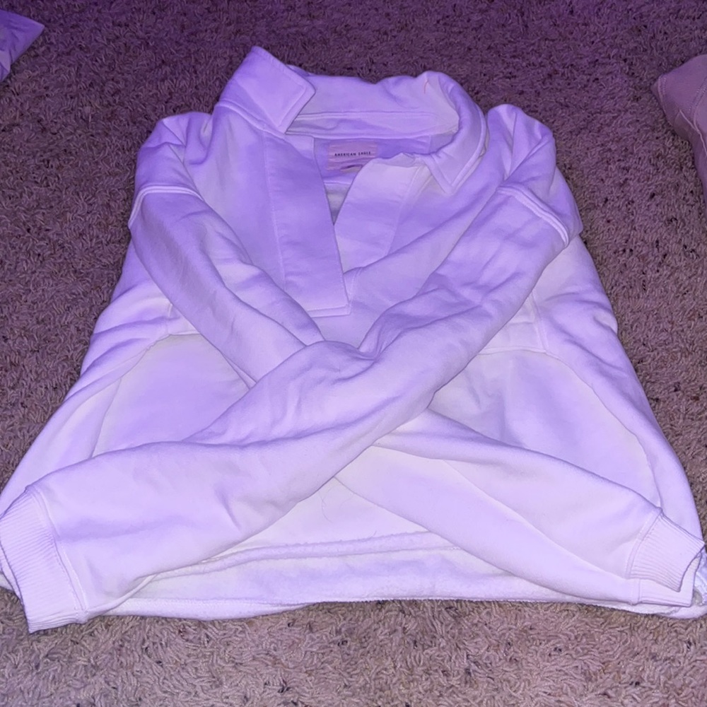 american eagle long sleeve v neck M